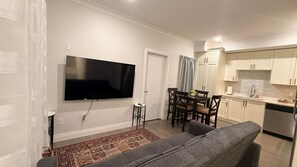 Smart TV - Cozy and new self contained apartment in our home in Mission, British Columbia (Mission)