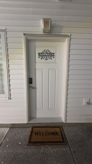 Exterior detail - Cozy and new self contained apartment in our home in Mission, British Columbia (Mission)