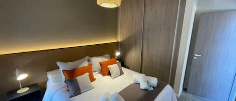 2 bedrooms, WiFi, bed sheets, wheelchair access