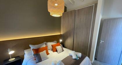 Design + 3 Workspaces + Starlink | 2 Bedrooms, 2 Bathrooms