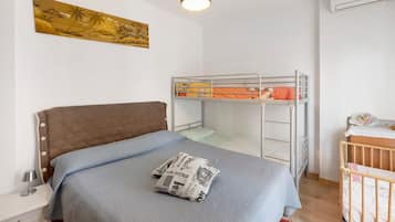1 Schlafzimmer, Bügeleisen/Bügelbrett, Bettwäsche