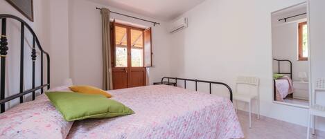 3 habitaciones y ropa de cama