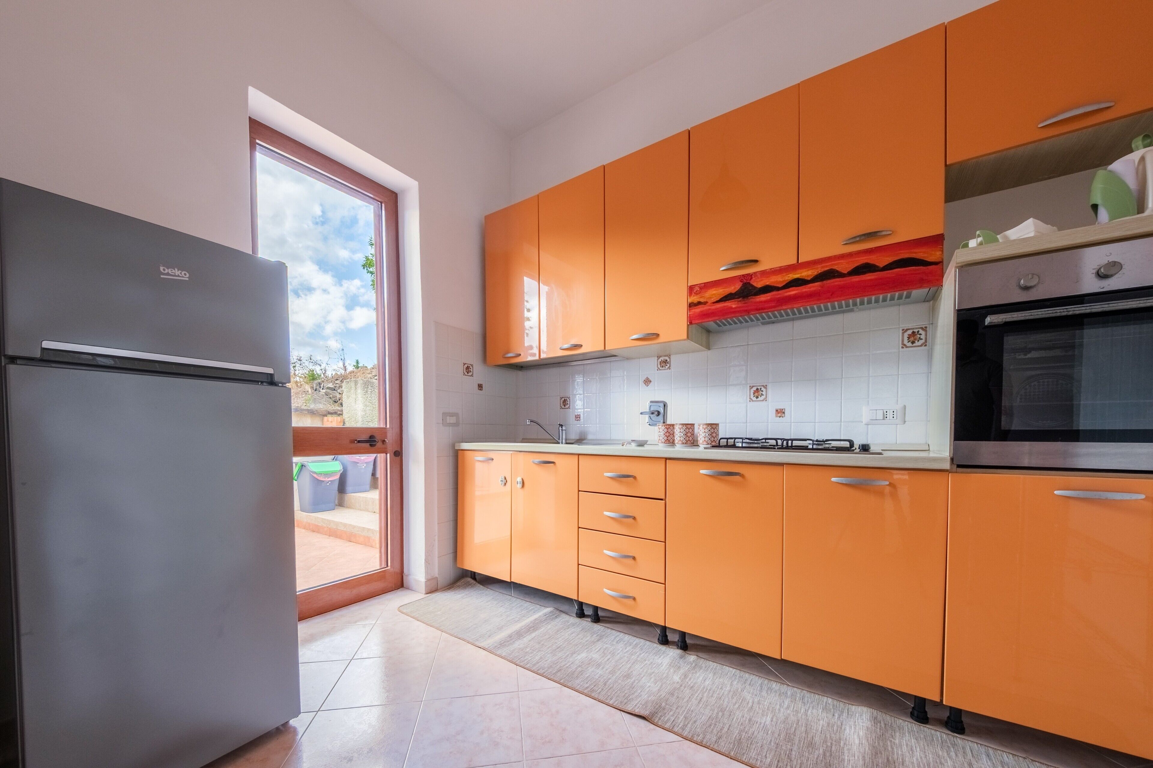 Frigorifero, forno, piano cottura, pentole/stoviglie/utensili