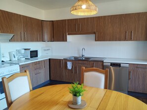 Private kitchen - Nature Stay - Between Lake & Mountains, near Annecy (Alex)