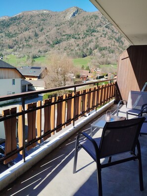 Property grounds - Nature Stay - Between Lake & Mountains, near Annecy (Alex)