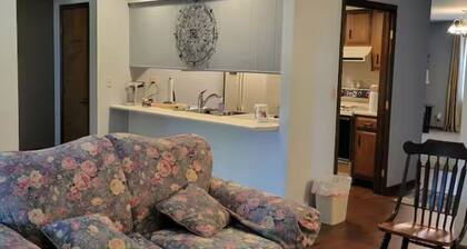 3-bedroom house in tranquil Columbus with cool AC breeze