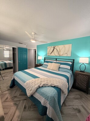 2 bedrooms, iron/ironing board, WiFi, bed sheets - 2-bedroom duplex styled home in Port Orange with private parking and entrance. (Port Orange)