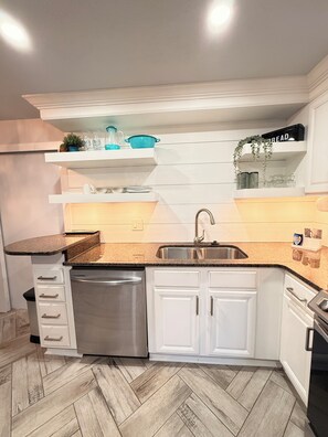 Private kitchen - 2-bedroom duplex styled home in Port Orange with private parking and entrance. (Port Orange)