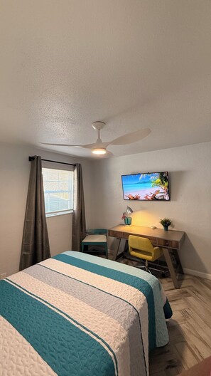 2 bedrooms, iron/ironing board, WiFi, bed sheets - 2-bedroom duplex styled home in Port Orange with private parking and entrance. (Port Orange)