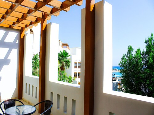 Spacious 3-bedroom Luxury Living