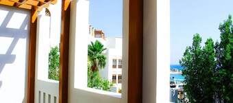Spacious 3-bedroom Luxury Living