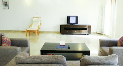 Scenic Marina View Retreat