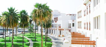 Scenic Marina View Retreat