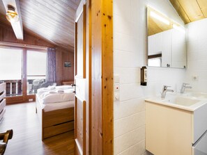 Room - Waterfront Apartment 2 by Interhome (Zell am See)