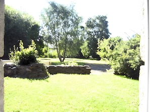 Property grounds - “Les Hortensias” Guest Room with Shared Terrace, Garden, and Wi-Fi (Cancale)