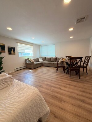 Interior - Pet-Friendly 1BR Apartment with/ Laundry - Walk to Shops & Downtown (Stamford)