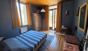 3 bedrooms, iron/ironing board, WiFi - Spacious Briançon Flat with Balcony (Briançon)
