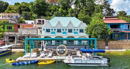 Room for 6 people with lake front balcony