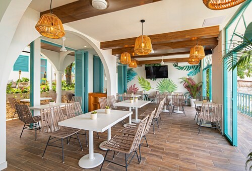 Room for 6 people with lake front balcony