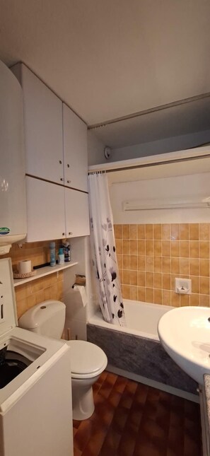 Bathroom - Apt in Sainte-Maxime: swimming pool and tennis. (Sainte-Maxime)