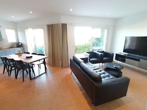 Living area - Vrbo Property (Cavalaire-sur-Mer)