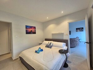 Room - Sirena Azul Getaway APT2 1-Bedroom Apartment 13 minutes walking to Palm Beach (Noord)