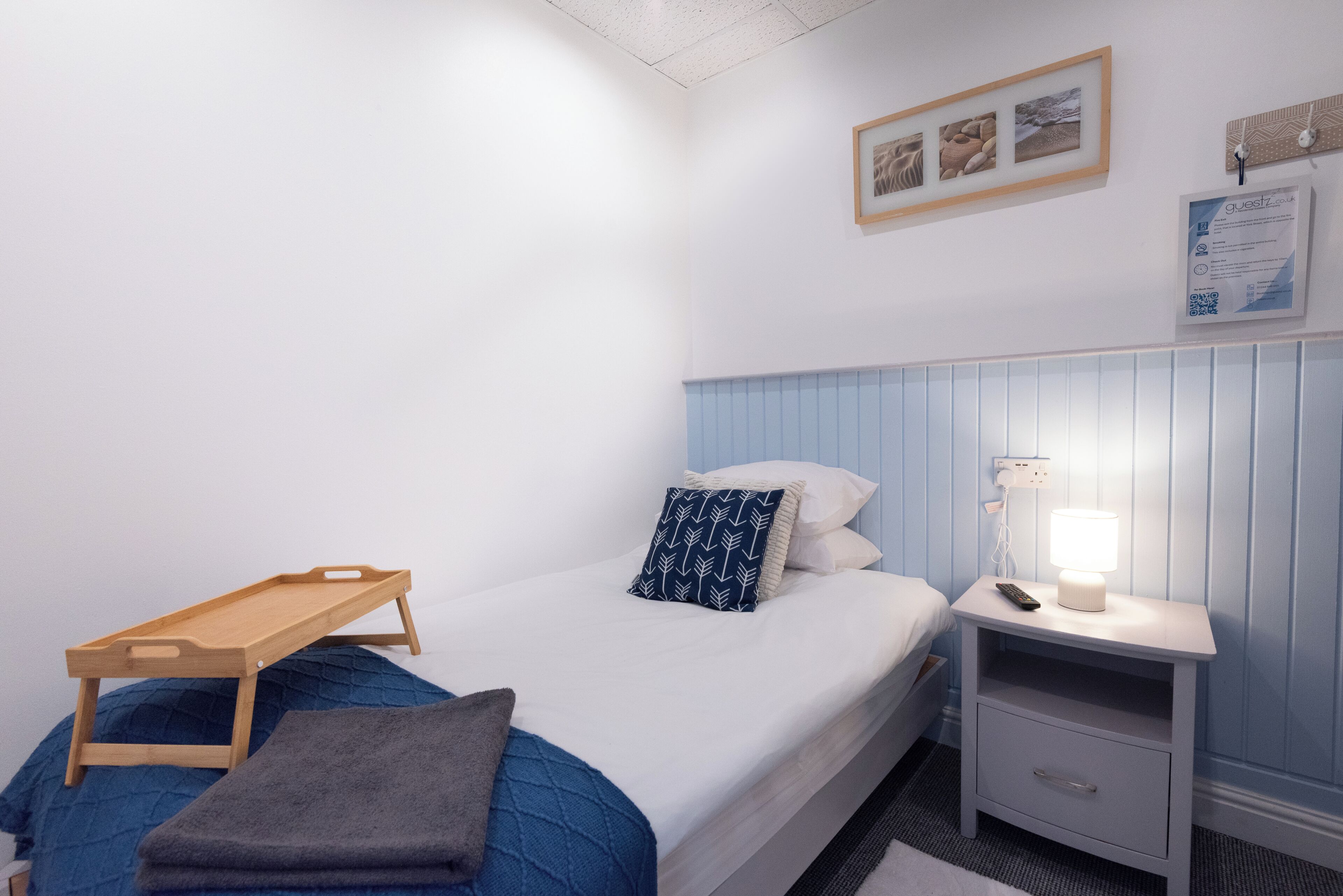 Iron/ironing board, bed sheets