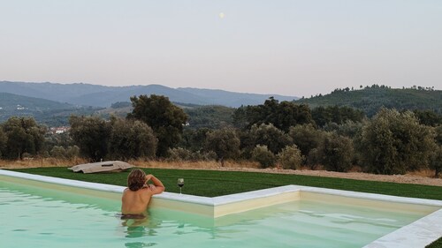 Retreat in the silence of Beira Interior with breakfast included and AC