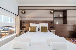 4 bedrooms, iron/ironing board, WiFi, bed sheets - Modern 10PAX/4BDR apartment in the center (Paris)
