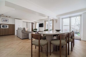 Interior - Modern 10PAX/4BDR apartment in the center (Paris)