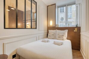 3 bedrooms, desk, iron/ironing board, WiFi - Splendid 10PAX apartment in the center of Paris (Paris)