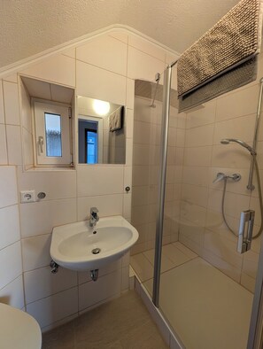 Bathroom - Vrbo Property (Boppard)