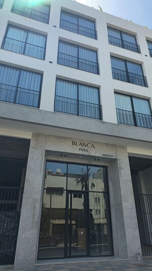 Exterior detail - Chic Designer Studio - Peaceful Stay Near Everything & in the Heart of the City (Dar-el-Beida)