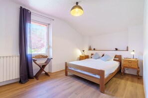 4 Schlafzimmer, Bügeleisen/Bügelbrett, kostenloses WLAN, Bettwäsche