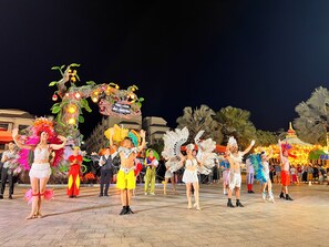 En la playa, arena blanca, traslado desde/hacia la playa gratis