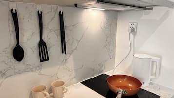 Deluxe House, Balcony, Pool View | Private kitchen