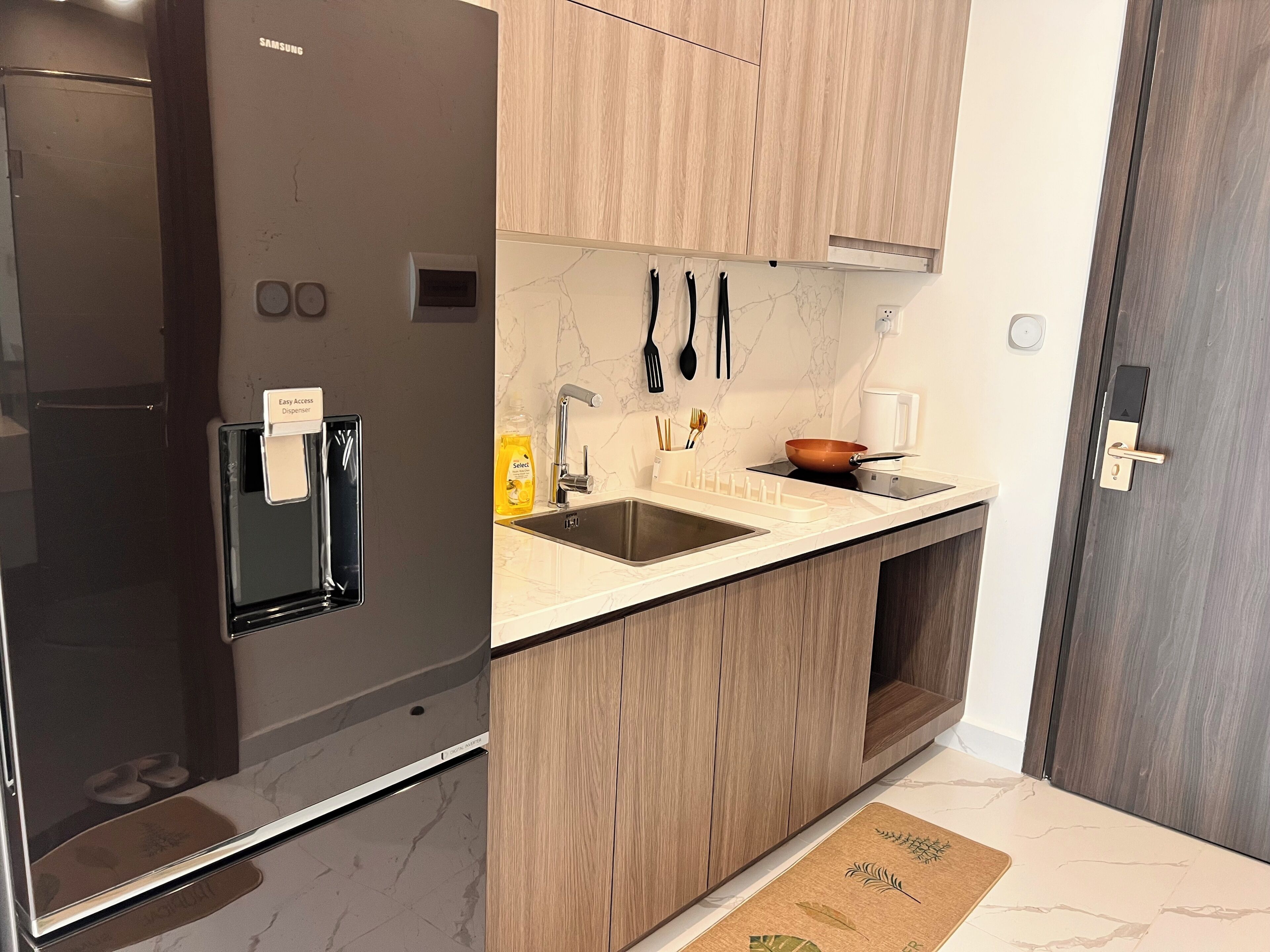Deluxe House, Balcony, Pool View | Private kitchen