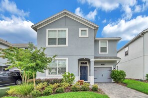 Exterior - Luxury 6 Bed Villa with Pool/Spa, Game Room & Resort Clubhouse (Davenport)