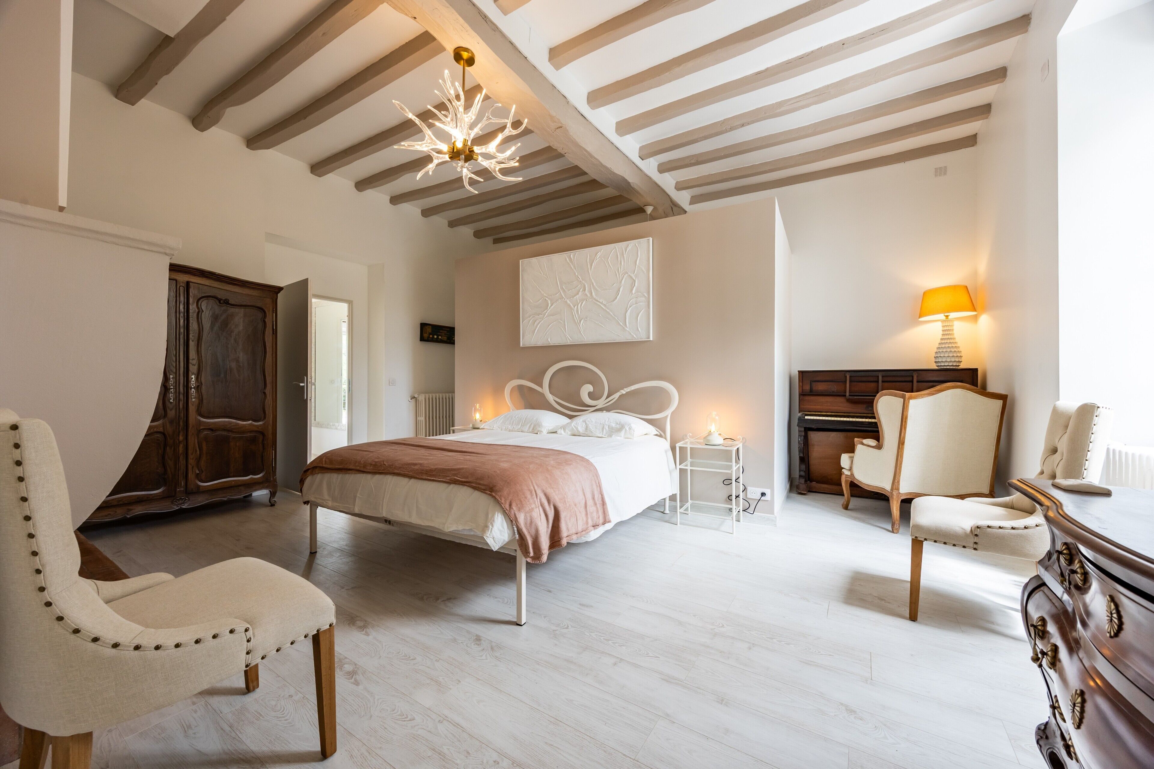 5 Schlafzimmer, Bügeleisen/Bügelbrett, WLAN, Bettwäsche