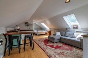 Interior - Serene apartment in Dorset perfect for a relaxing getaway (Dorset)