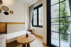 Superior Suite, Balcony, City View | Living area - Moc Vien Homestay Train Street (Hoan Kiem)