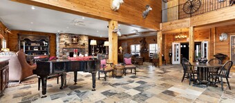 Whitestone Ranch | Luxury Lakefront Estate Near Muskoka (Sleeps 24)