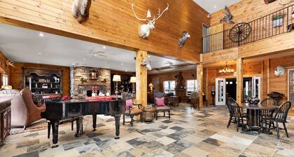 Whitestone Ranch | Luxury Lakefront Estate Near Muskoka (Sleeps 24)