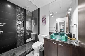 Bathroom - Luxurious Skyview Penthouse (Vancouver)