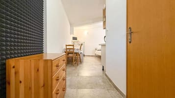 Estúdio (Studio Apartment with Terrace) | 2 quartos