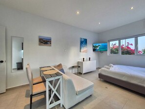 Room - Sirena Azul APT 1 Studio W/ ensuite bathroom just 14 minutes walk to Palm Beach (Noord)