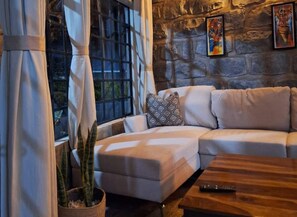 Apartment | 3 bedrooms - Kiserian Cottage With Gazebo Garden Grill - 2343 (Olooloitikosh)