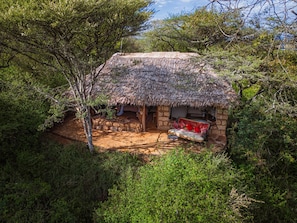 Villa - Private Bush Camp With Pool Cottages Tents - 2332 (Bisil)