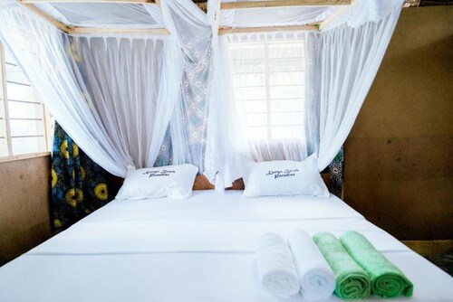 Quiet Beachfront Hideaway - Mafia Island - 2355