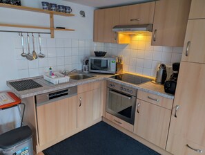 Private kitchen - Apartment Waldblick for 4 people with direct access to the garden. (Feldberg (Schwarzwald))